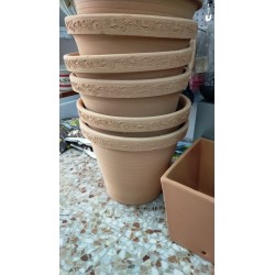 tinajas varios tamaños, macetas jardín venta en tienda física en Gandía. 961103261, desde 10e