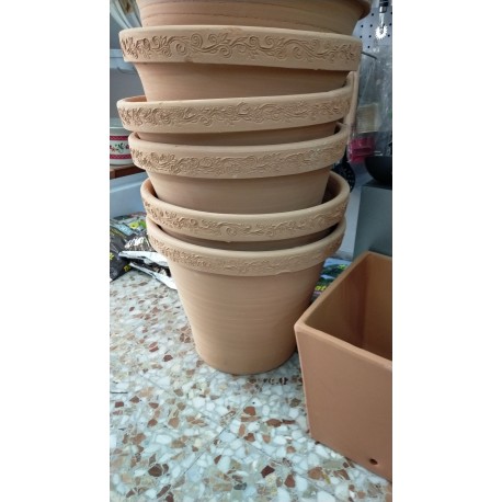 tinajas varios tamaños, macetas jardín venta en tienda física en Gandía. 961103261, desde 10e